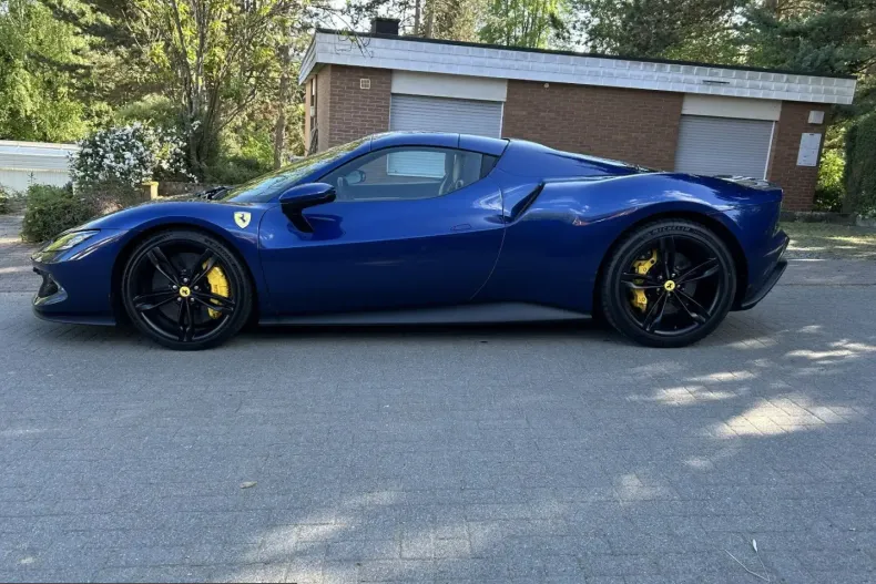 Ferrari 296 GTS din 2025 cu 3.800 km - oferta FER224460 - foto 6