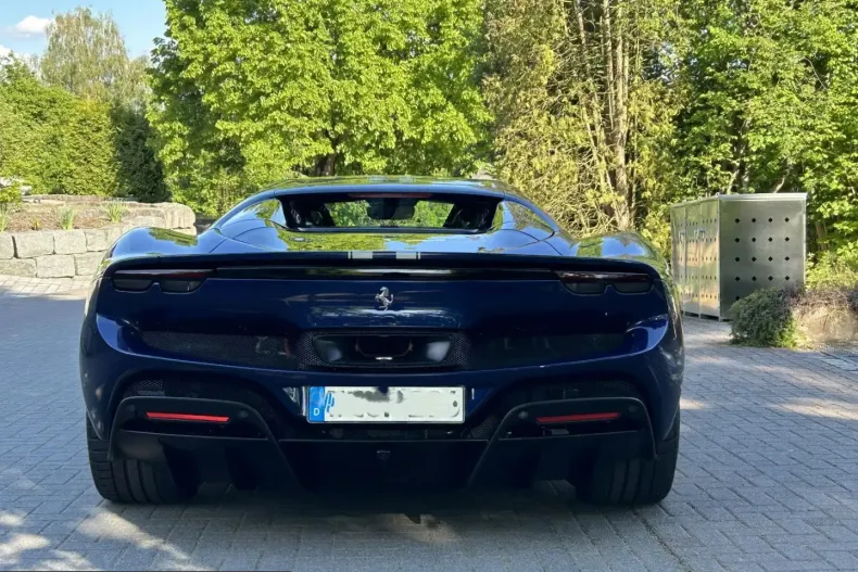 Ferrari 296 GTS din 2025 cu 3.800 km - oferta FER224460 - foto 8