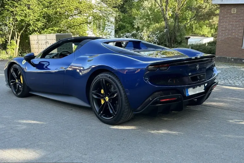 Ferrari 296 GTS din 2025 cu 3.800 km - oferta FER224460 - foto 13