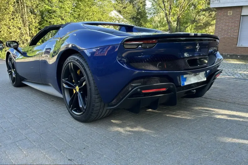 Ferrari 296 GTS din 2025 cu 3.800 km - oferta FER224460 - foto 18