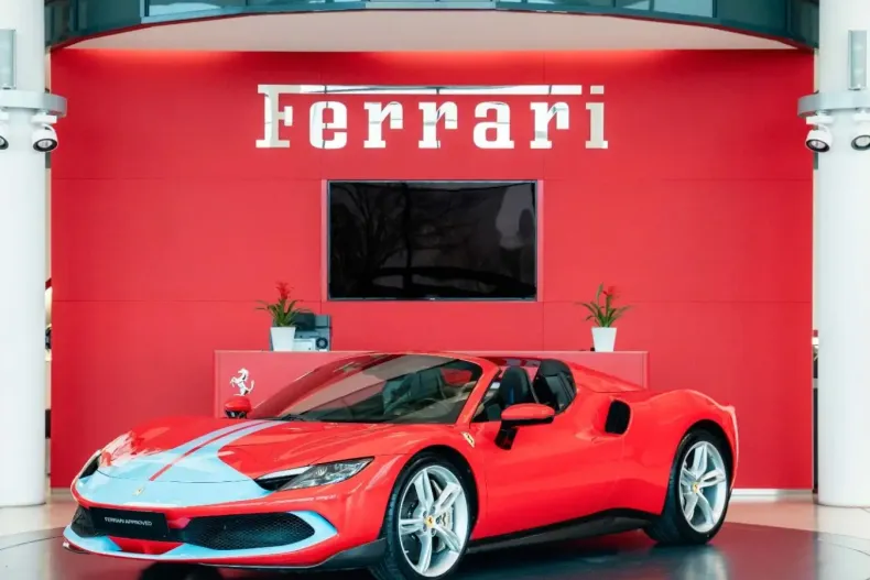 Ferrari 296 GTS din 2022 cu 23.400 km - oferta FER224463 - foto 2