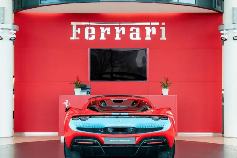 Ferrari 296 GTS din 2022 cu 23.400 km - oferta FER224463 - foto 6