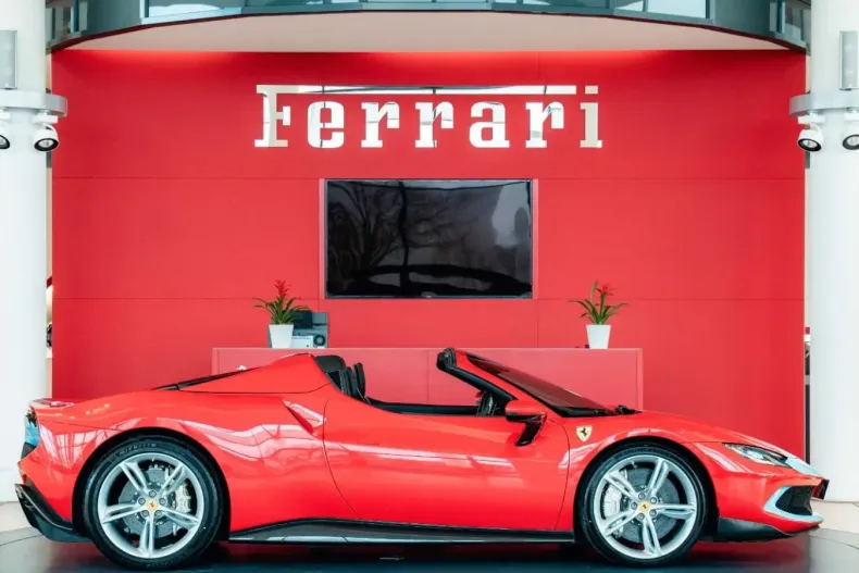 Ferrari 296 GTS din 2022 cu 23.400 km - oferta FER224463 - foto 8