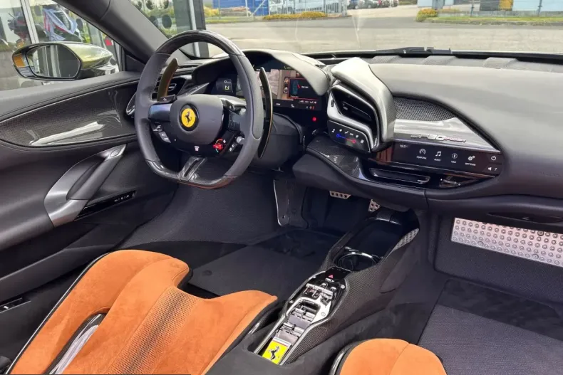 Ferrari SF90 din 2023 cu 1.912 km - oferta FER224464 - foto 10
