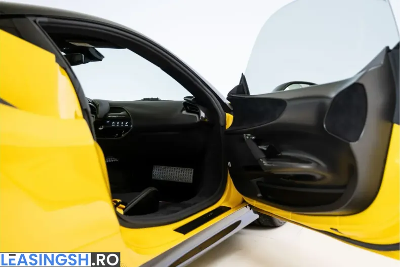 Ferrari SF90 din 2022 cu 1.400 km - oferta FER224465 - foto 23
