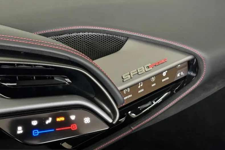 Ferrari SF90 din 2024 cu 2.600 km - oferta FER224469 - foto 17