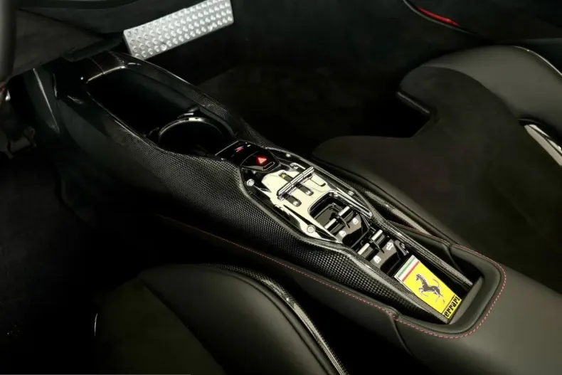 Ferrari SF90 din 2024 cu 2.600 km - oferta FER224469 - foto 18