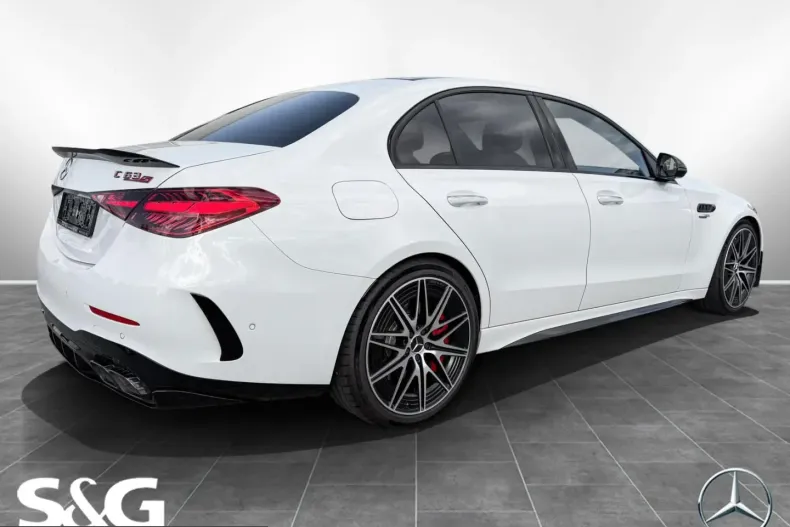 Mercedes-Benz C 63 AMG (Clasa C) din 2024 cu 7.400 km - oferta MER224491 - foto 4