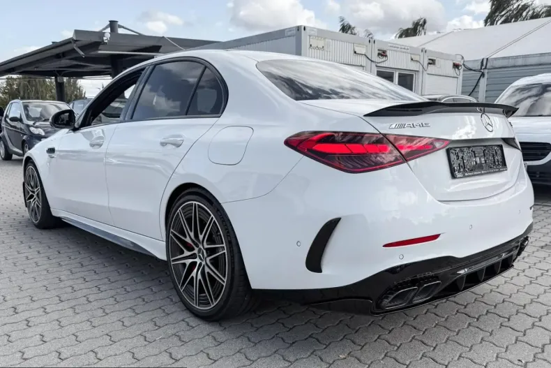 Mercedes-Benz C 63 AMG (Clasa C) din 2024 cu 7.400 km - oferta MER224491 - foto 5