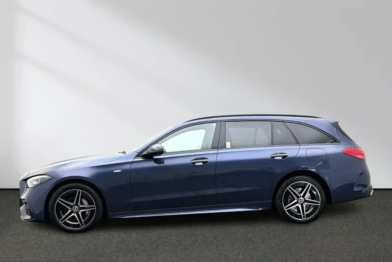 Mercedes-Benz C 300 (Clasa C) din 2025 cu 22.400 km - oferta MER224497 - foto 3