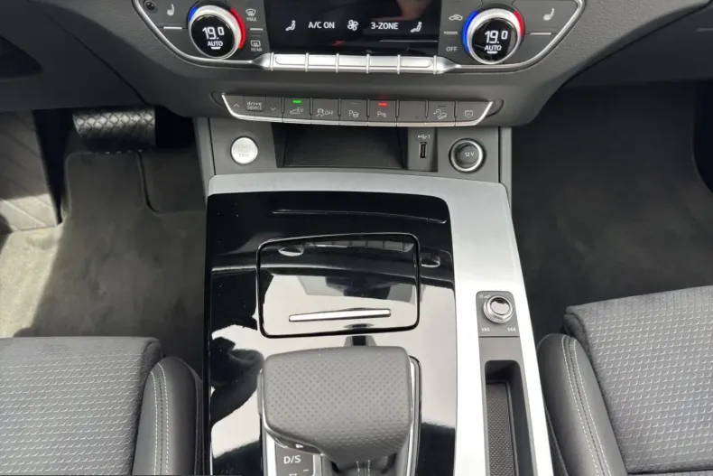 Audi Q5 din 2025 cu 14.800 km - oferta AUD224532 - foto 6