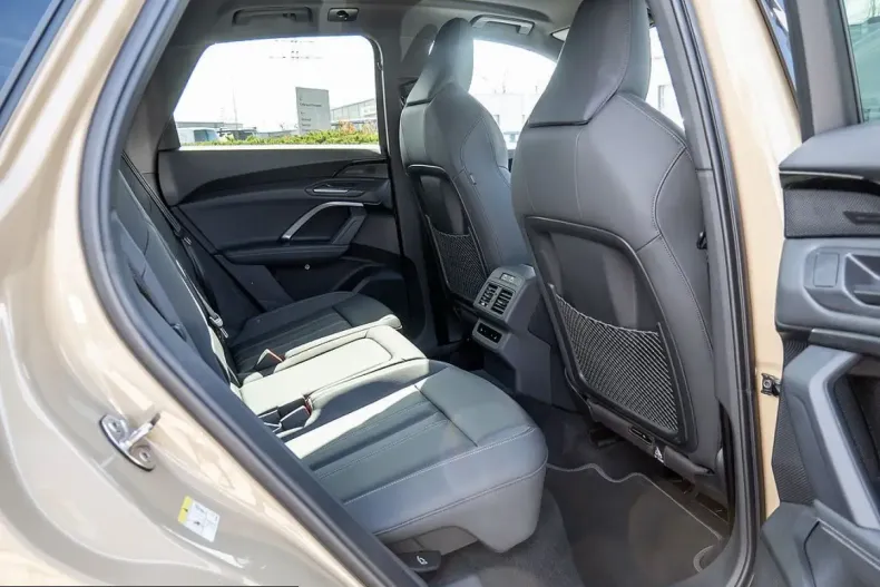 Audi Q5 din 2025 cu 10.256 km - oferta AUD224537 - foto 3