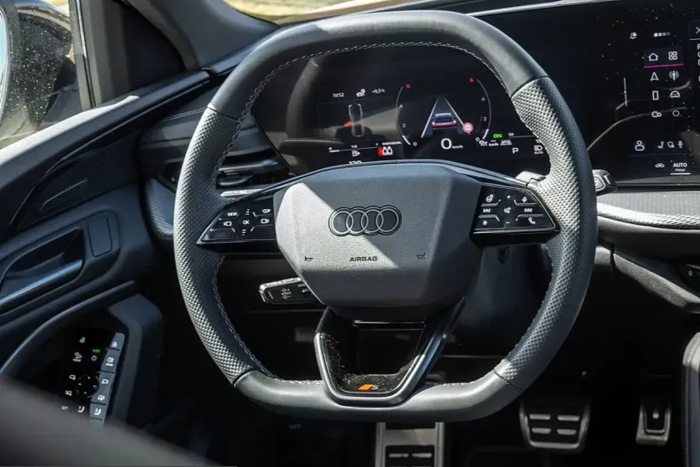 Audi Q5 din 2025 cu 10.256 km - oferta AUD224537 - foto 6