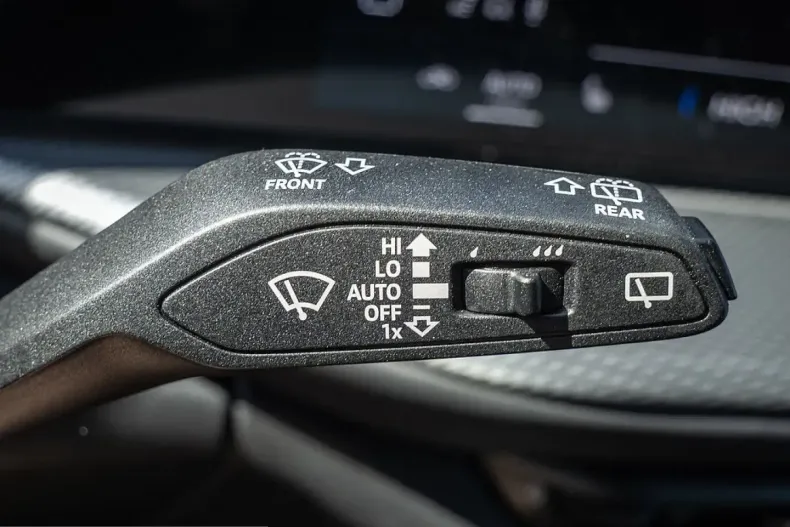 Audi Q5 din 2025 cu 10.256 km - oferta AUD224537 - foto 14