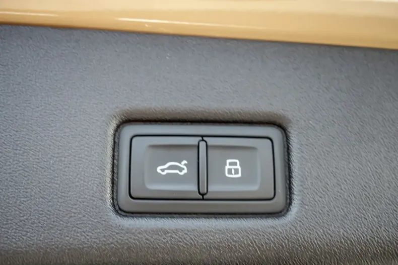 Audi Q5 din 2025 cu 10.256 km - oferta AUD224537 - foto 19