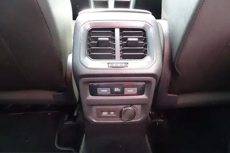 Volkswagen Tiguan din 2022 cu 83.918 km - oferta VOL224540 - foto 12