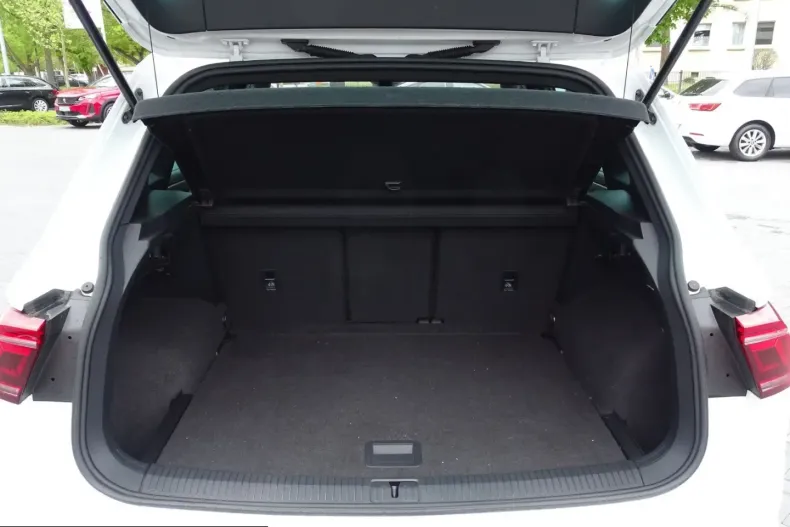 Volkswagen Tiguan din 2021 cu 73.712 km - oferta VOL224542 - foto 31
