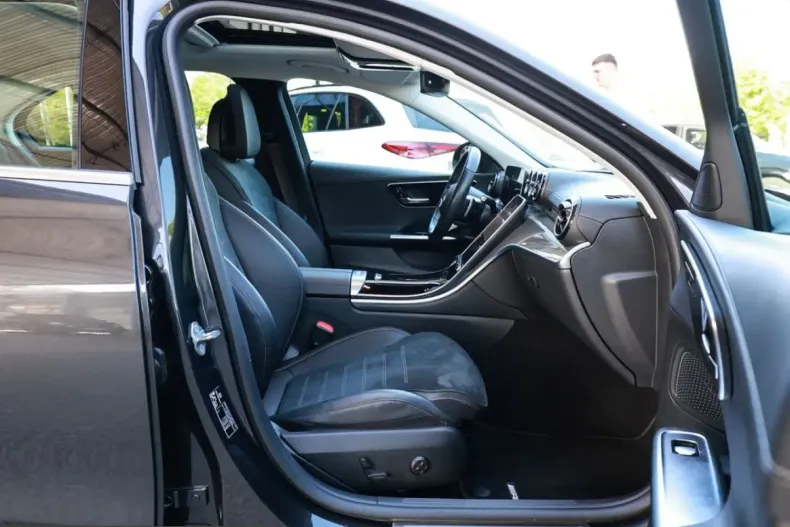 Mercedes-Benz C 200 (Clasa C) din 2022 cu 61.575 km - oferta MER224544 - foto 2