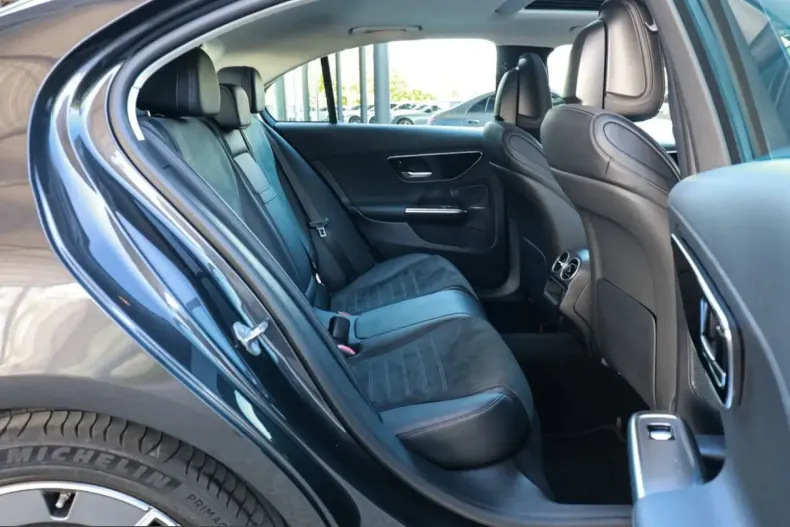 Mercedes-Benz C 200 (Clasa C) din 2022 cu 61.575 km - oferta MER224544 - foto 4