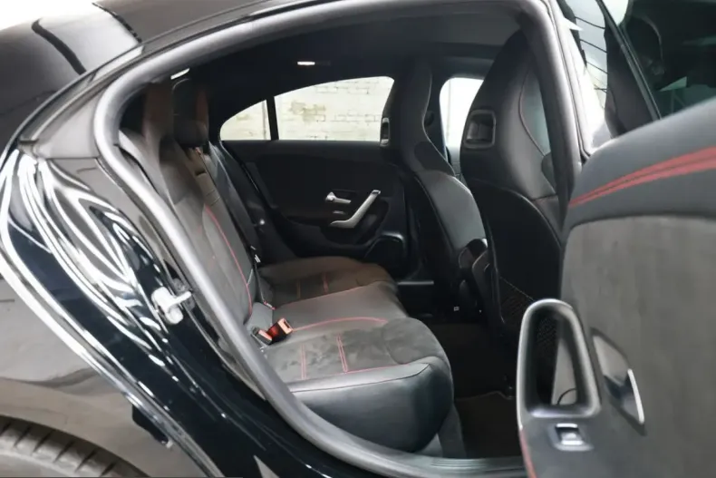 Mercedes-Benz CLA 180 (Clasa CLA) din 2025 cu 33.171 km - oferta MER224552 - foto 4