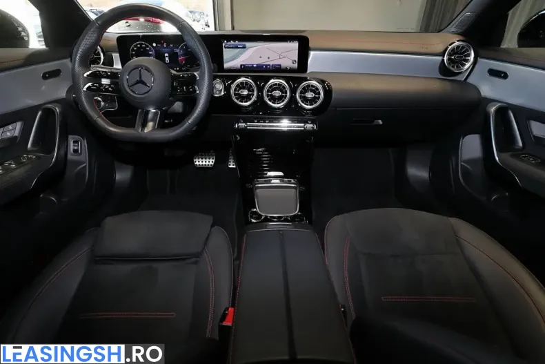 Mercedes-Benz CLA 200 (Clasa CLA) din 2024 cu 15.840 km - oferta MER224553 - foto 5