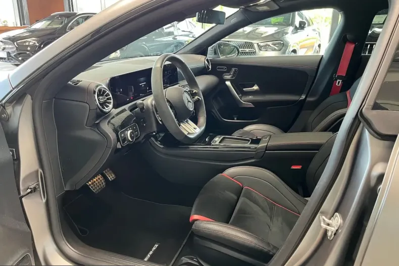 Mercedes-Benz CLA 35 AMG (Clasa CLA) din 2025 cu 13.500 km - oferta MER224554 - foto 9