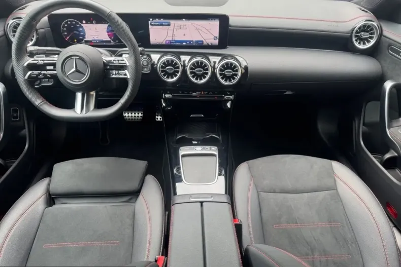 Mercedes-Benz CLA 200 (Clasa CLA) din 2025 cu 26.649 km - oferta MER224555 - foto 5