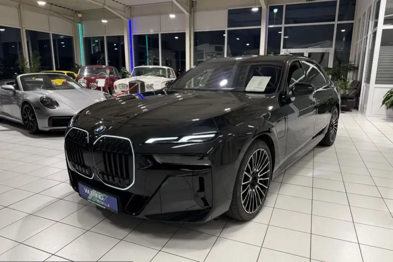 BMW 750 (Seria 7) din 2025 cu 5.000 km - oferta BMW224568 - foto 1