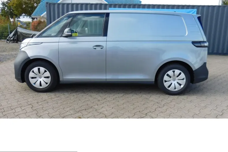 Volkswagen ID. Buzz din 2023 cu 16.700 km - oferta VOL224570 - foto 1