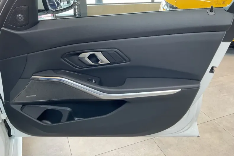 BMW 318d (Seria 3) din 2024 cu 78.000 km - oferta BMW224573 - foto 39