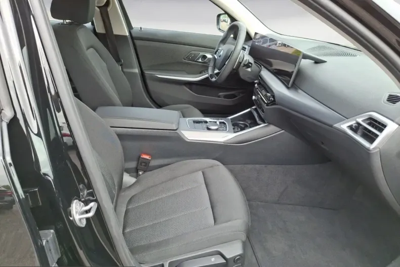 BMW 320 (Seria 3) din 2025 cu 25.316 km - oferta BMW224578 - foto 9