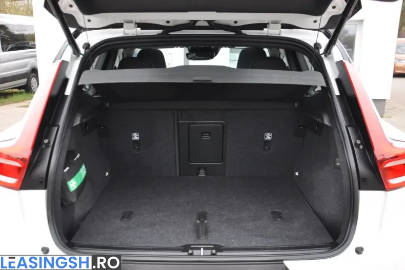 Volvo XC40 din 2022 cu 45.900 km - oferta VOL224580 - foto 13
