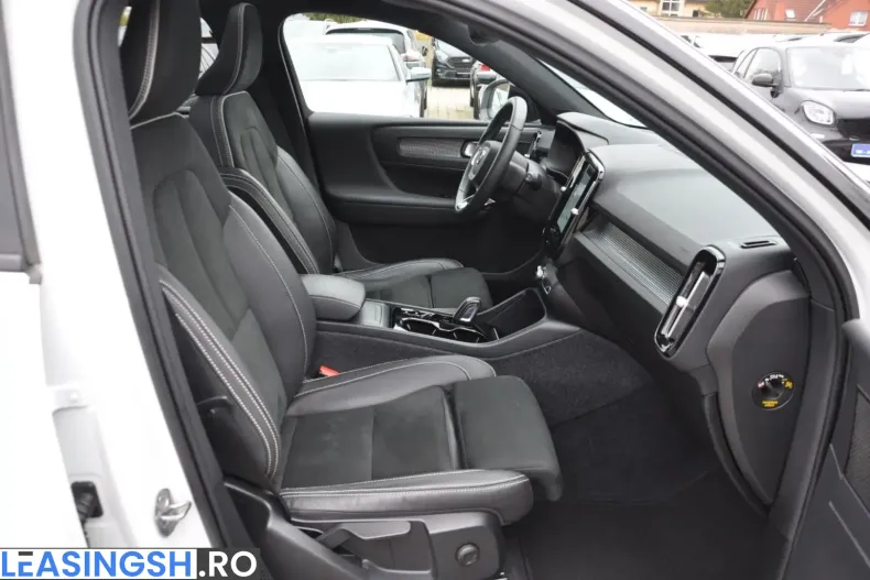 Volvo XC40 din 2022 cu 45.900 km - oferta VOL224580 - foto 18