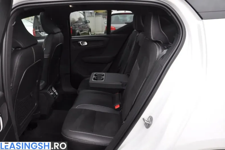 Volvo XC40 din 2022 cu 45.900 km - oferta VOL224580 - foto 20