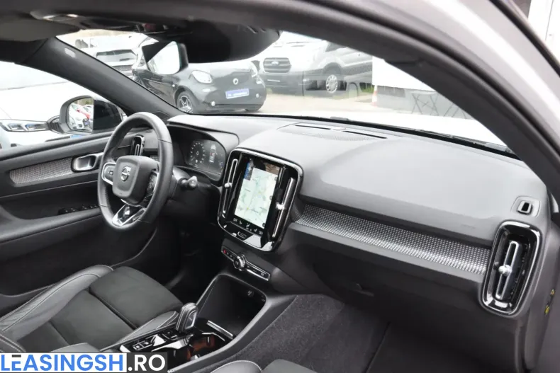 Volvo XC40 din 2022 cu 45.900 km - oferta VOL224580 - foto 23