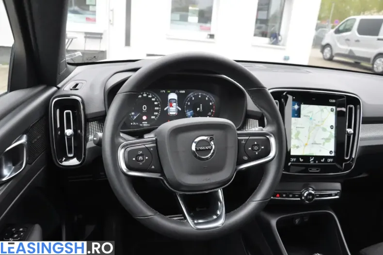 Volvo XC40 din 2022 cu 45.900 km - oferta VOL224580 - foto 30