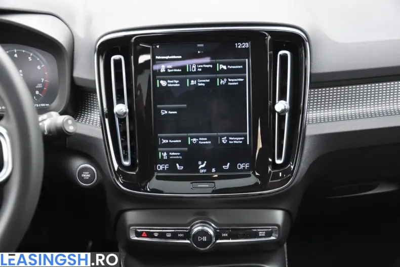 Volvo XC40 din 2022 cu 45.900 km - oferta VOL224580 - foto 31