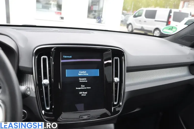 Volvo XC40 din 2022 cu 45.900 km - oferta VOL224580 - foto 34