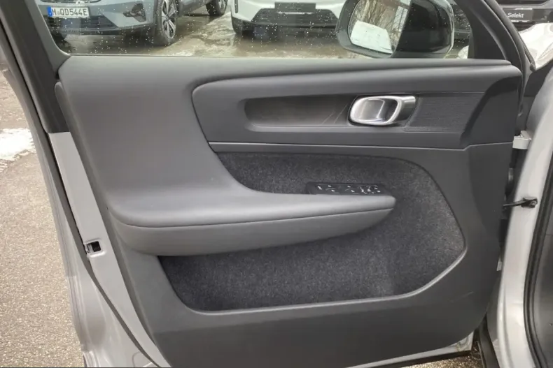 Volvo C40 din 2022 cu 55.990 km - oferta VOL224581 - foto 10