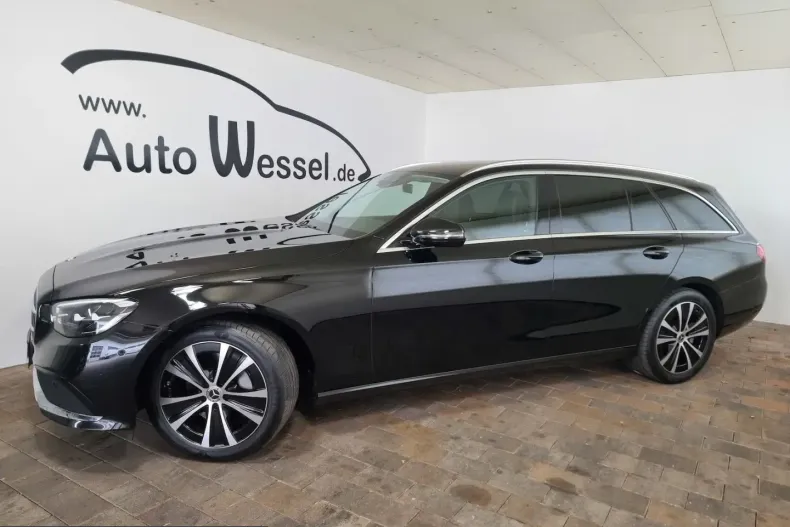 Mercedes-Benz E 300 (Clasa E) din 2022 cu 54.500 km - oferta MER224583 - foto 3
