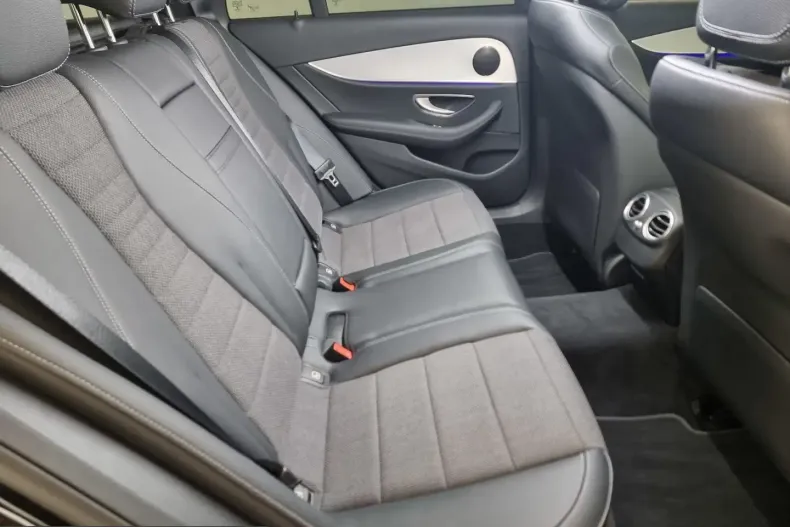 Mercedes-Benz E 300 (Clasa E) din 2022 cu 54.500 km - oferta MER224583 - foto 10