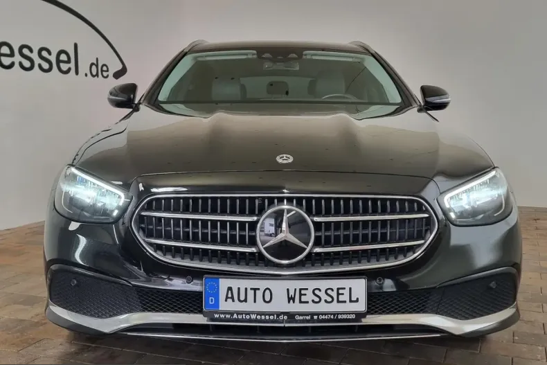 Mercedes-Benz E 300 (Clasa E) din 2022 cu 54.500 km - oferta MER224583 - foto 18