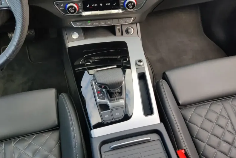 Audi Q5 din 2025 cu 10.807 km - oferta AUD224590 - foto 6