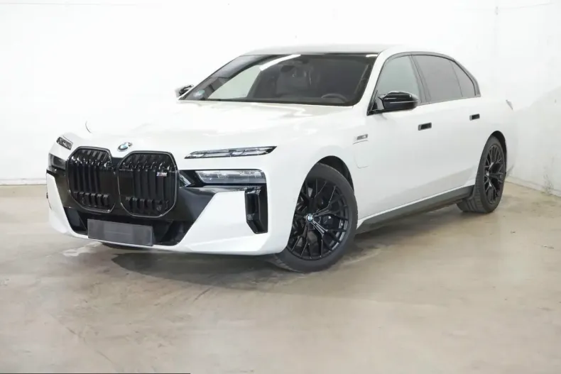 BMW M760 (Seria 7) din 2025 cu 47.500 km - oferta BMW224596 - foto 1
