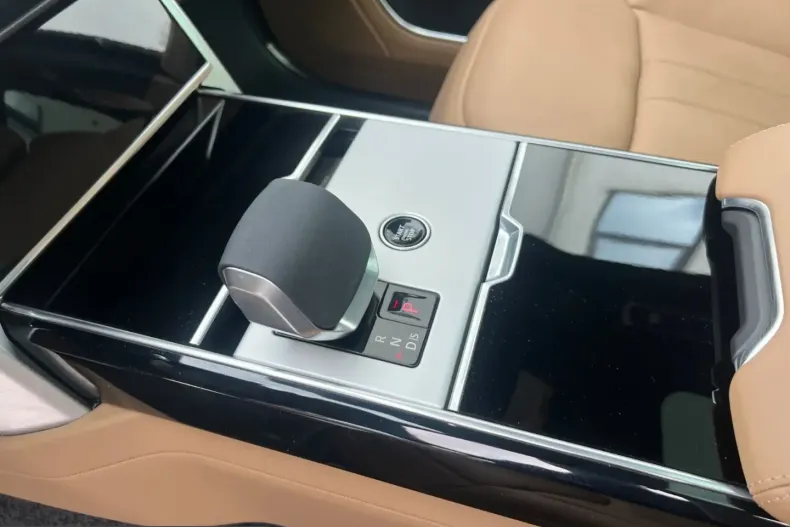 Land Rover Range Rover din 2025 cu 10.100 km - oferta LAN224605 - foto 24