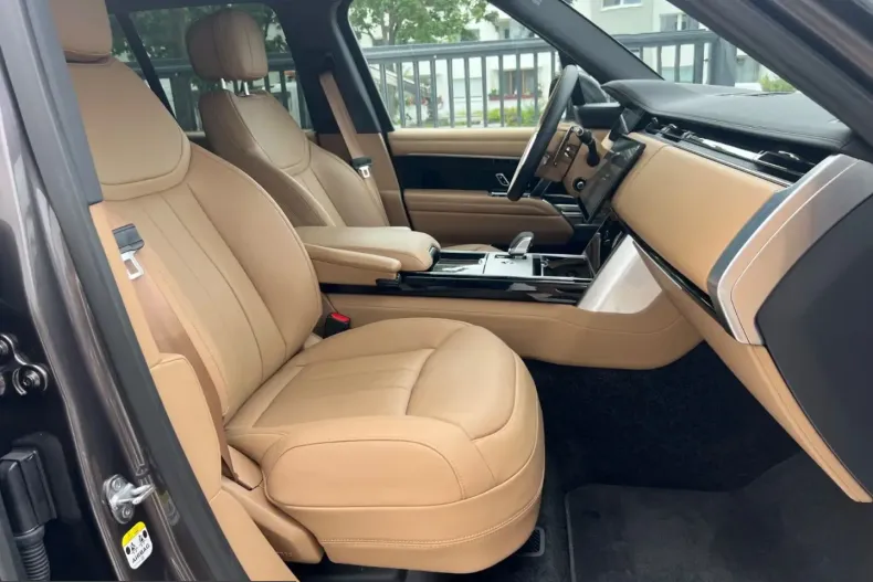 Land Rover Range Rover din 2025 cu 10.100 km - oferta LAN224605 - foto 40