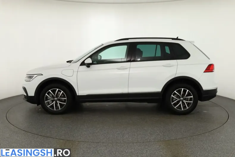 Volkswagen Tiguan din 2022 cu 35.633 km - oferta VOL224609 - foto 2