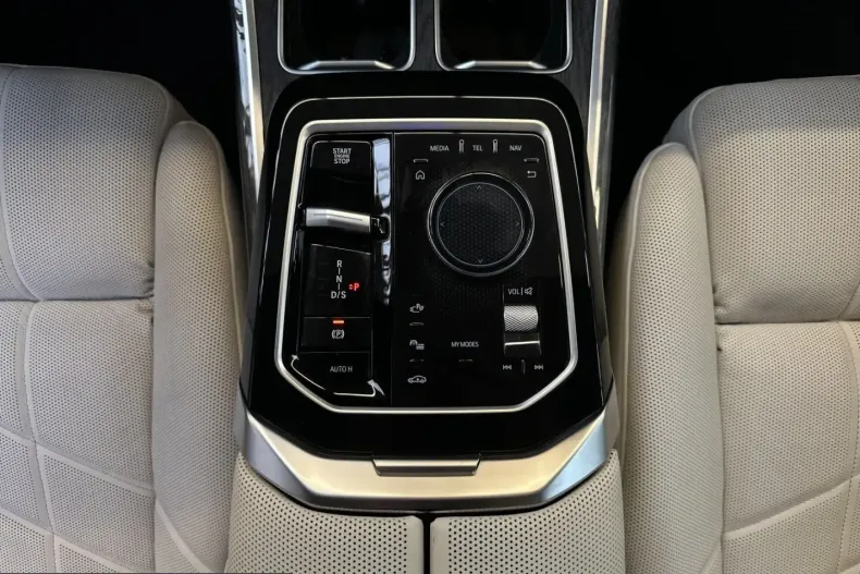 BMW M760 (Seria 7) din 2024 cu 31.970 km - oferta BMW224620 - foto 23