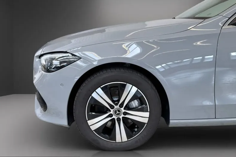 Mercedes-Benz C 400 (Clasa C) din 2024 cu 5.797 km - oferta MER224627 - foto 4