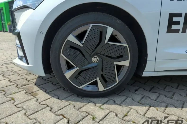 Skoda Enyaq din 2022 cu 28.000 km - oferta SKO224632 - foto 24